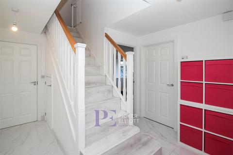 4 bedroom detached house for sale - Millington Drive, Nuneaton CV11