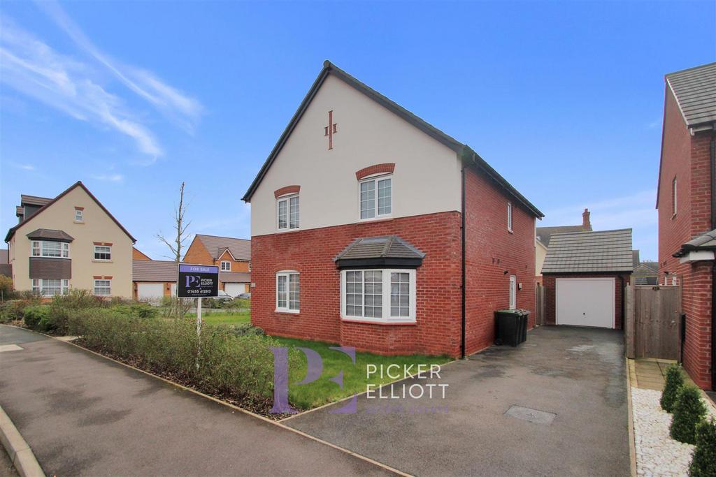 Millington Drive, Nuneaton CV11 4 bed detached house for sale £420,000