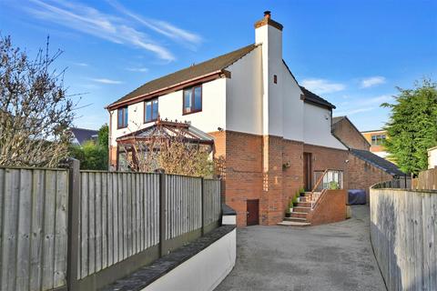 5 bedroom detached house for sale - Tranmere Court, Guiseley, Leeds