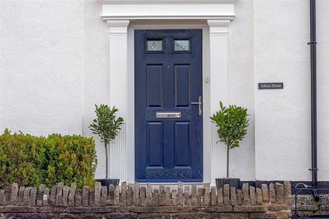 undefined, Ombersley, Ombersley WR9
