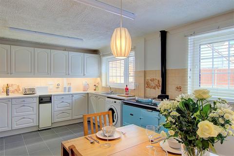 undefined, Ombersley, Ombersley WR9