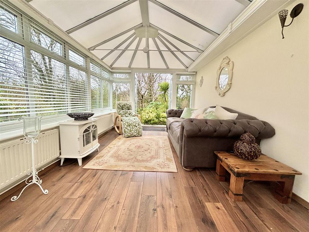 Summerland Park, Upper Killay, Swansea 2 bed semidetached bungalow for