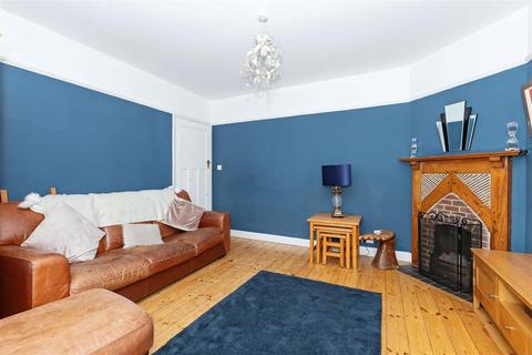 8 Ardale Close, Worthing, BN11 5HW
