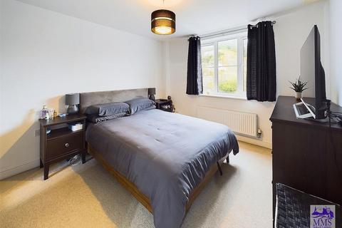 1 bedroom flat for sale - Silver Streak Way, Strood