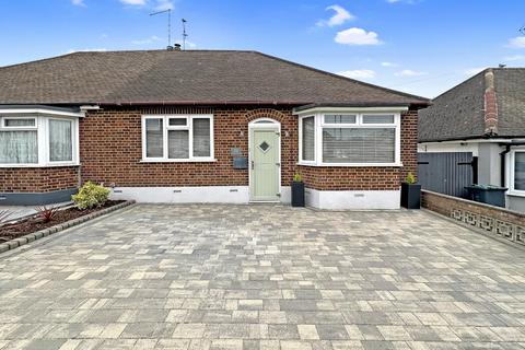 2 bedroom semi-detached bungalow for sale - Orchard Grove, Leigh-On-Sea