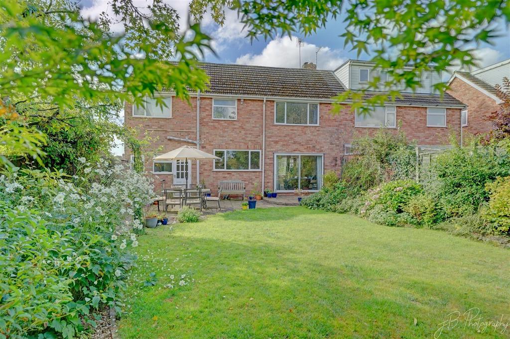 Froxmere Close, Crowle WR7 3 bed semidetached house for sale £400,000