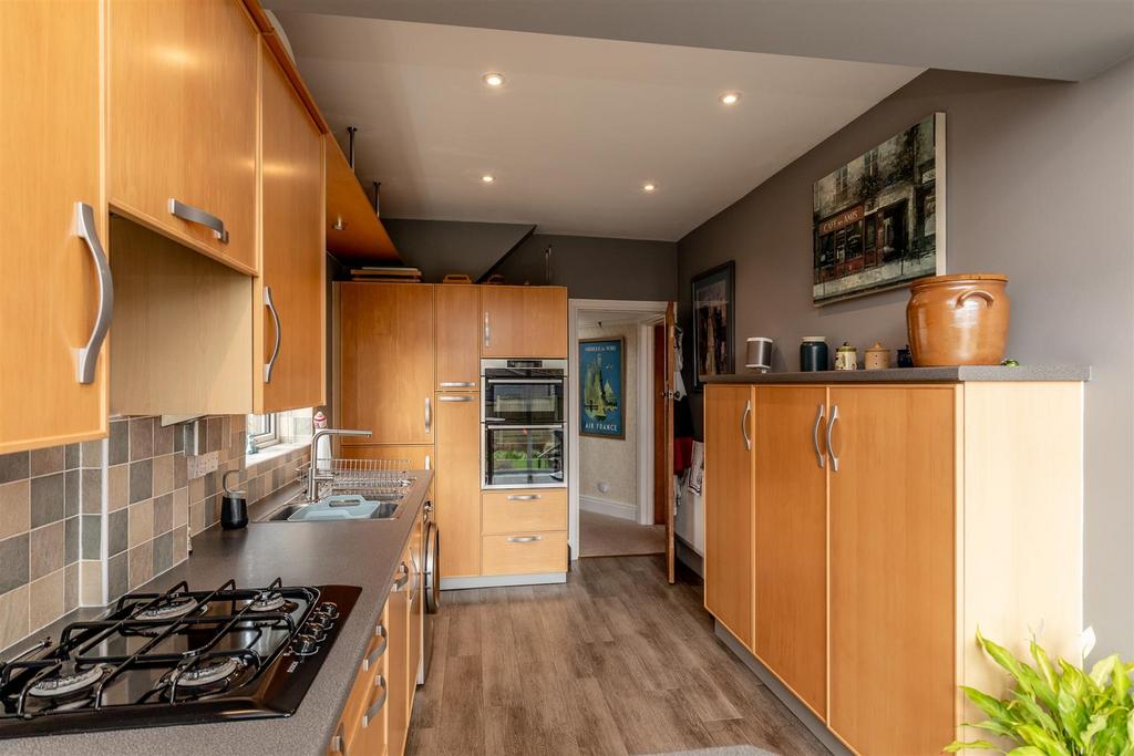 Wellington Walk, Westbury on Trym Kitchen 2.jpg