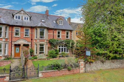 8 bedroom semi-detached house for sale, Evesham Road, Stow On The Wold GL54