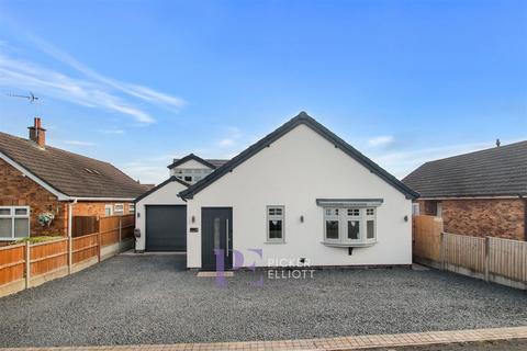 3 bedroom detached house for sale, The Meadows, Burbage LE10