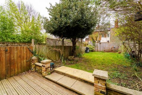 Flat 2, 28 Mount Park Crescent, London, W5 2RN