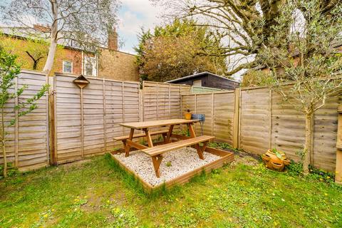 Flat 2, 28 Mount Park Crescent, London, W5 2RN