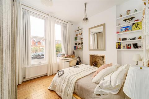 Flat 2, 28 Mount Park Crescent, London, W5 2RN