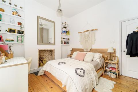 Flat 2, 28 Mount Park Crescent, London, W5 2RN