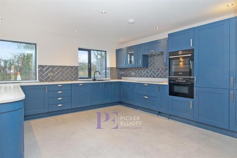 5 bedroom detached house for sale, Kirkby Lane, Peckleton LE9