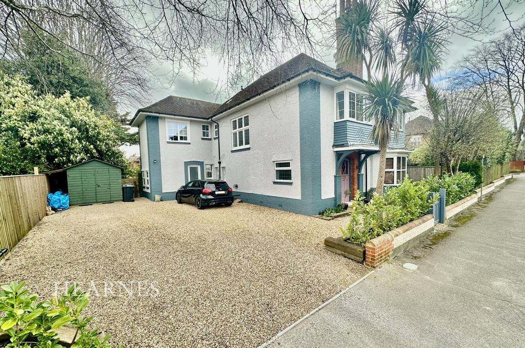 Roslin Road, Bournemouth, BH3 5 bed detached house for sale £900,000