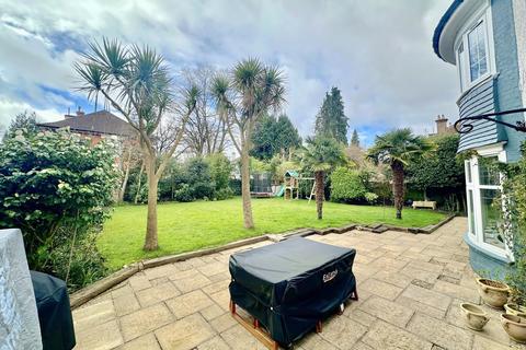 11 Roslin Road, Bournemouth, BH3 7JB