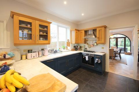 11 Roslin Road, Bournemouth, BH3 7JB
