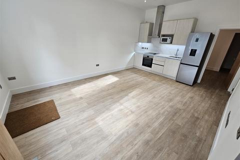 1 bedroom flat to rent, Lynchford Road, Farnborough
