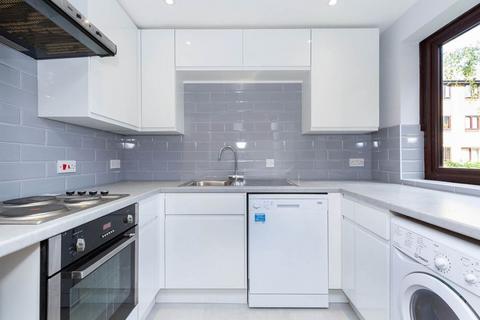 2 bedroom apartment to rent - E5