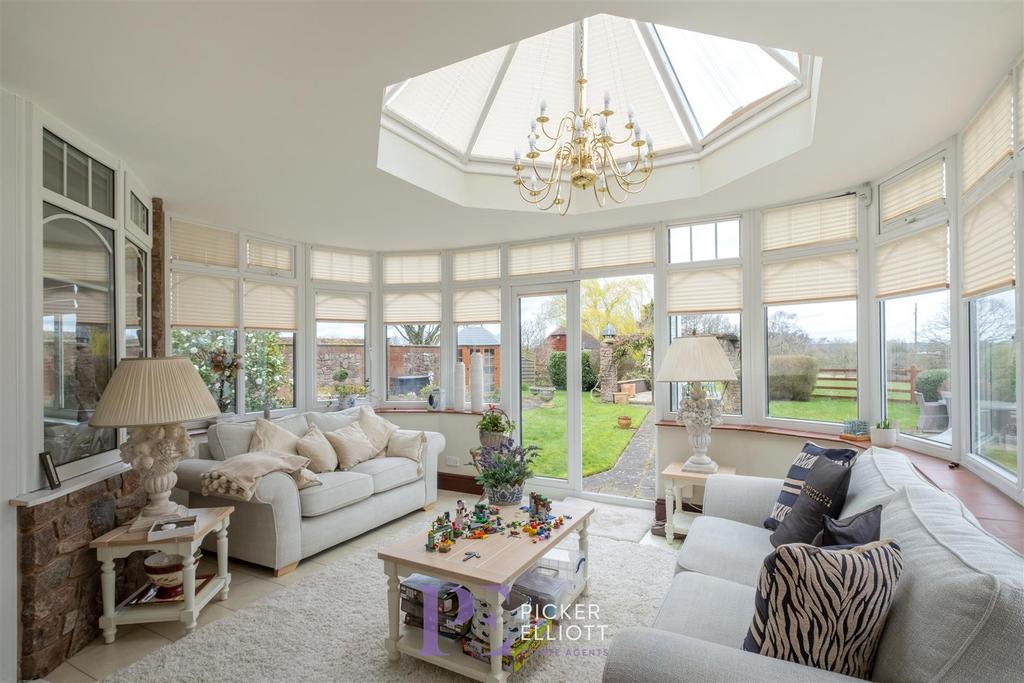 Conservatory / Sun Room