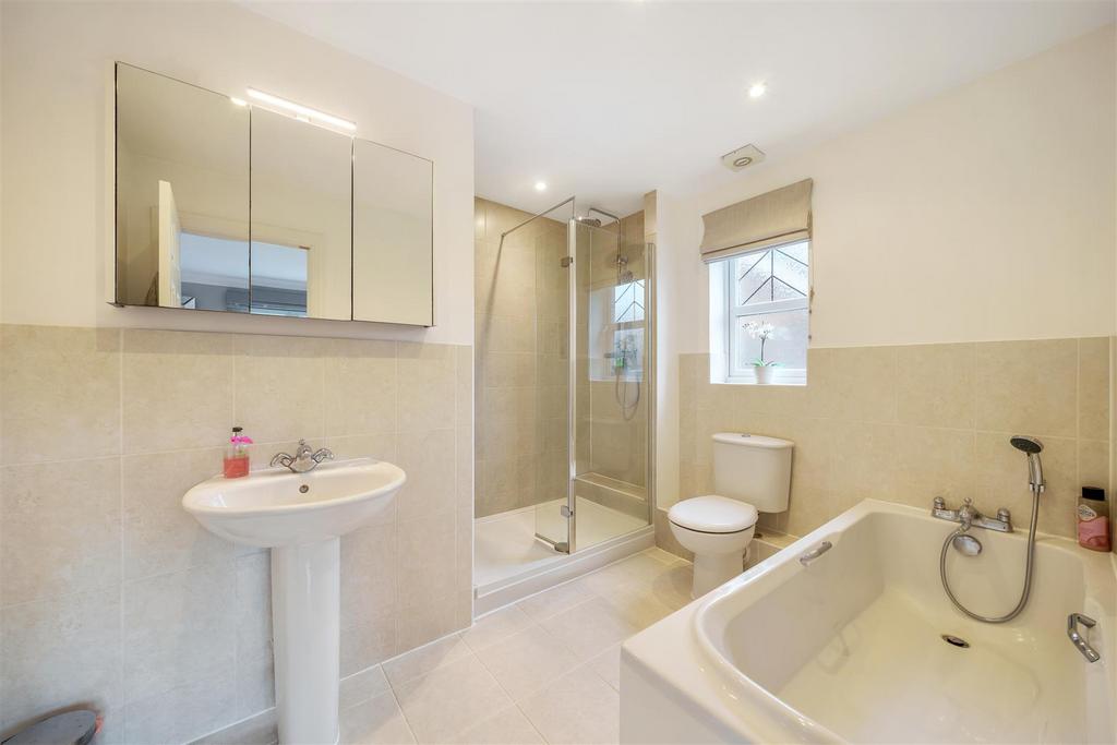 Ensuite Bath/Shower Room
