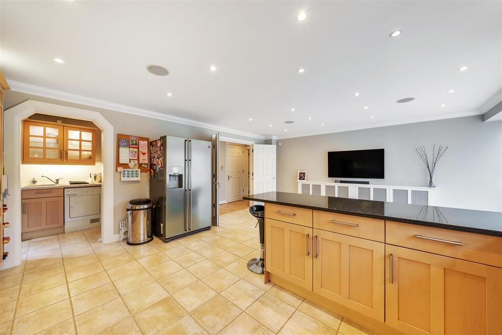 Open Plan Kitchen/Dining Room