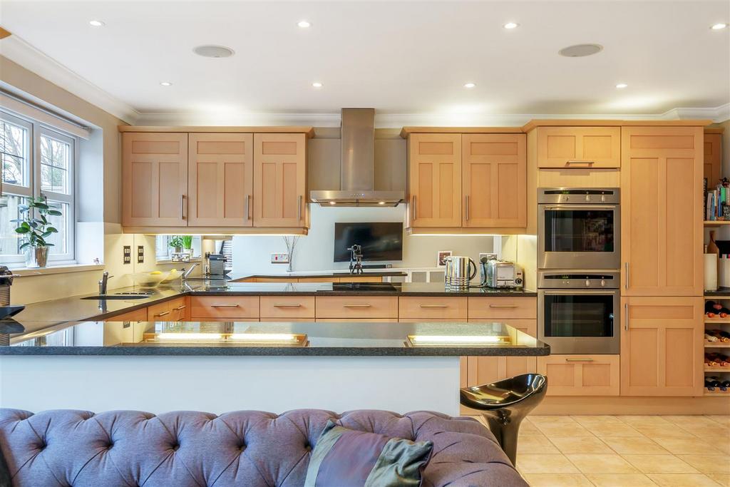 Open Plan Kitchen/Dining Room