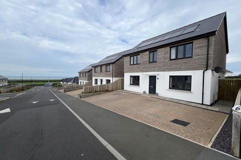 4 bedroom detached house for sale, Ffordd Porthbach, Llanon, SY23