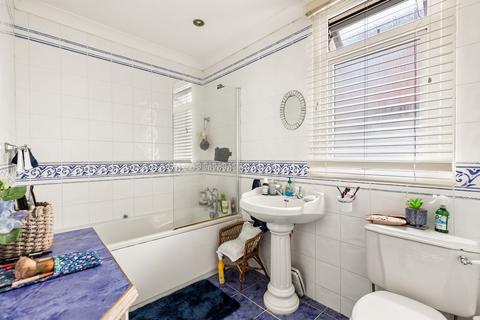 287 Dover Road, Folkestone, CT19 6NT