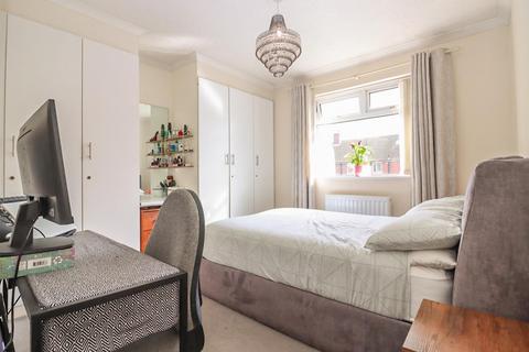 3 bedroom semi-detached house for sale - Yewburn Way, Newcastle Upon Tyne
