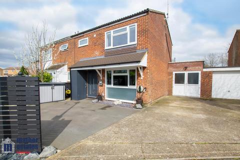 4 bedroom semi-detached house for sale, Gorleston Close, Stevenage