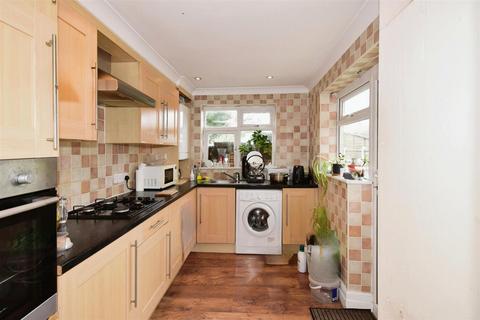 3 bedroom end of terrace house for sale, Middleton Avenue, Chingford E4