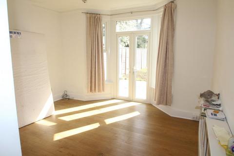 1 bedroom flat to rent - Coventry Road Ilford