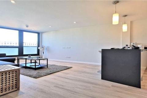 1 bedroom penthouse to rent, NW10