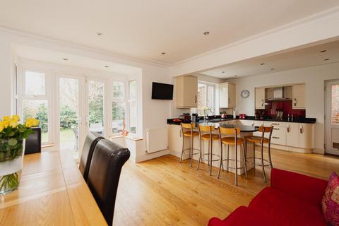 4 bedroom detached house for sale - Grove Road, Epsom