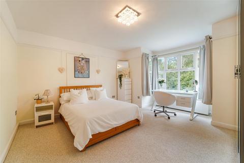 1 Grove Road, Epsom, KT17 4DE