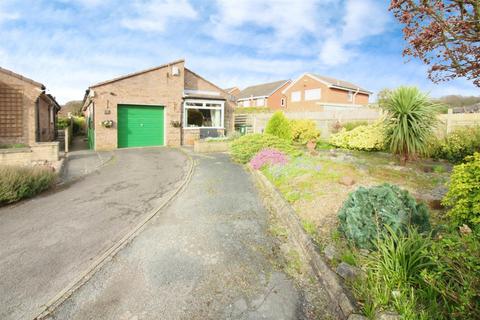 2 bedroom detached bungalow for sale, Farnham Croft, Leeds LS14