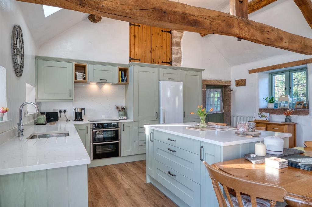Kitchen .jpg