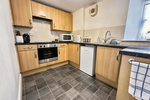 2 bedroom flat for sale, Raleigh Street, Dartmouth