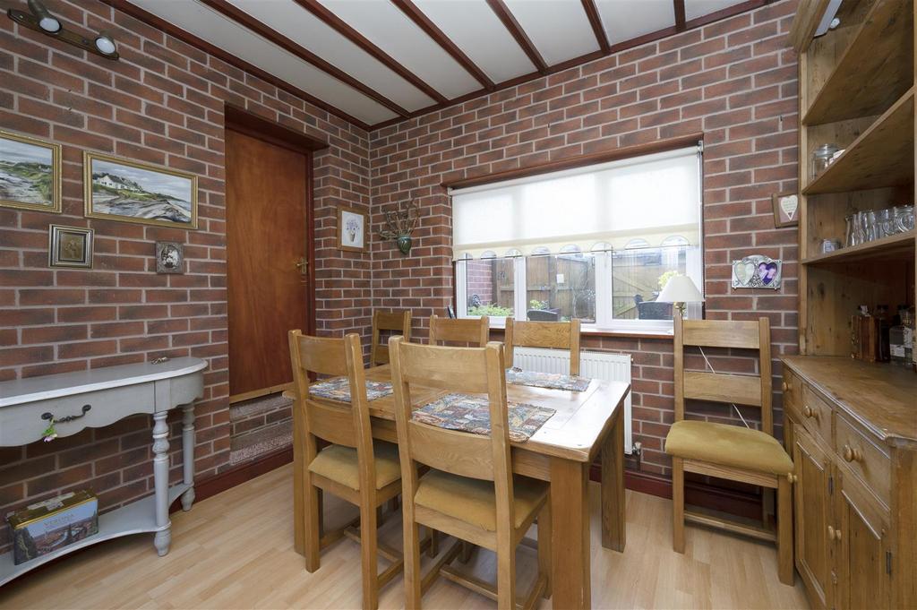 Littleover Lane, Derby DE23 4 bed semidetached house for sale £258,000