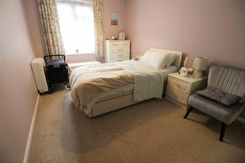 1 bedroom flat for sale - Furzehill Road, Borehamwood