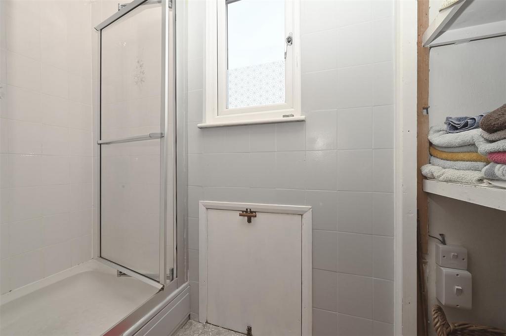 Shower Room.jpg