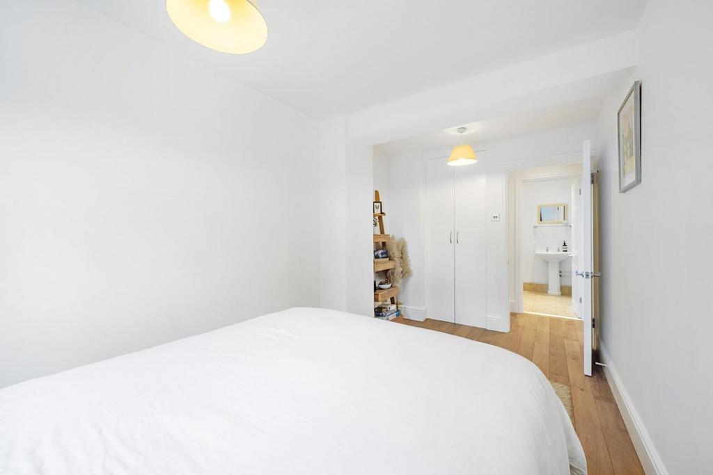 Bedroom (2).jpg