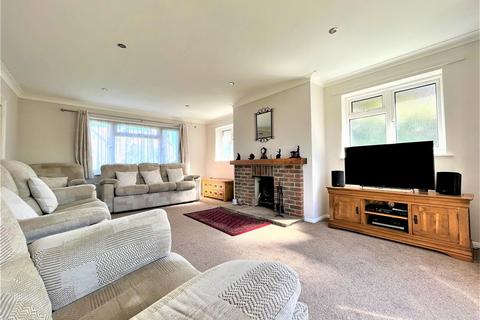 3 bedroom detached bungalow for sale - Pages Avenue, Bexhill-On-Sea TN39