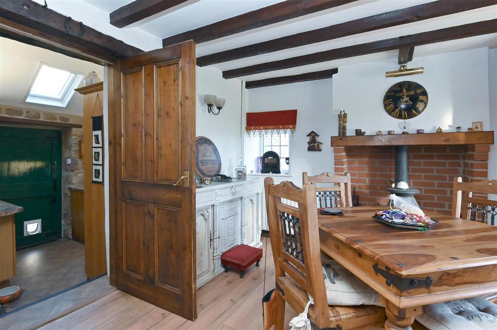 Dining Room to kitchen.jpg