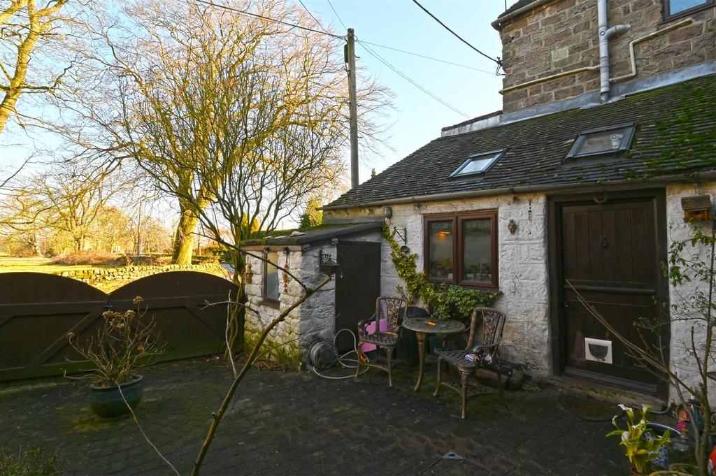 Courtyard garden to cottage and fields.jpg