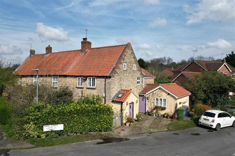 3 bedroom cottage for sale, Main Street, Elloughton