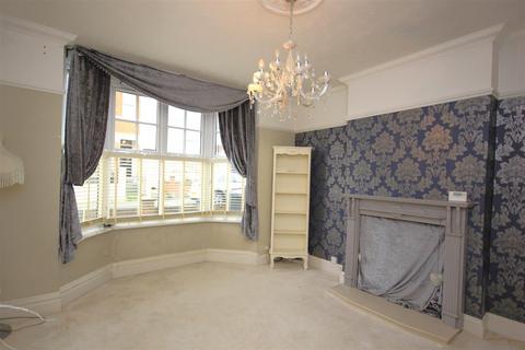 3 bedroom end of terrace house for sale, Queen Street, Rushden NN10