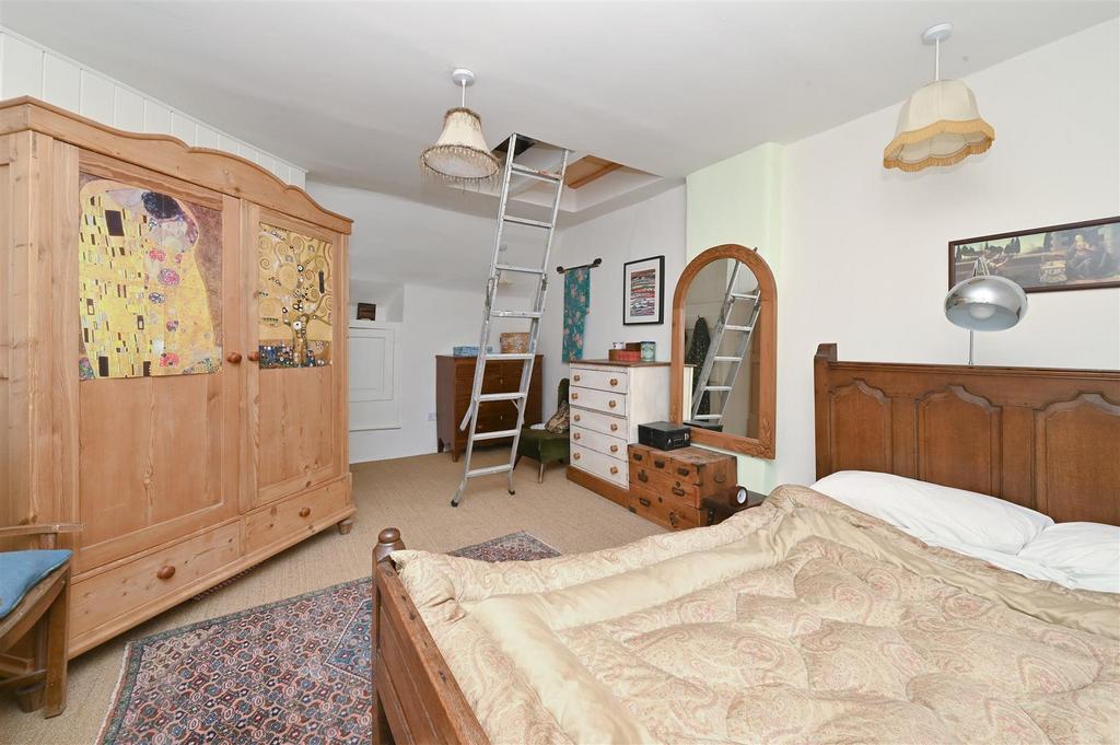 Bedroom Five to loft.jpg