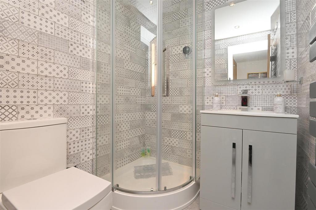 Bedroom Three en-suite